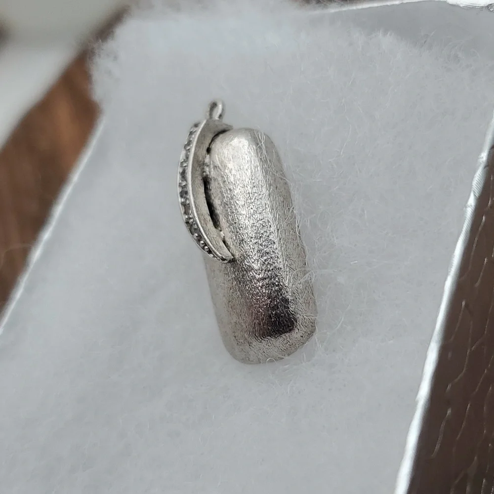 Infinity crescent‎ moon pendant - Picture 2 of 2